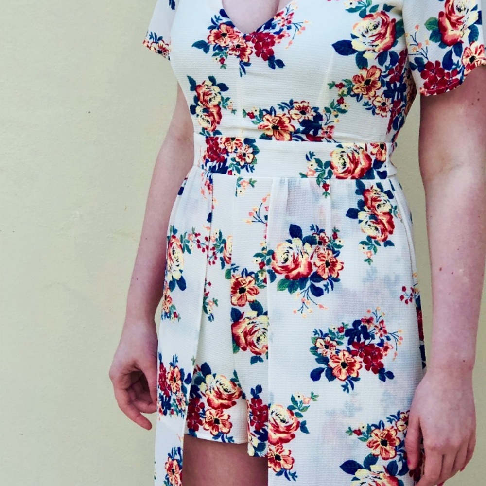 Dress - Picture 8 of 8